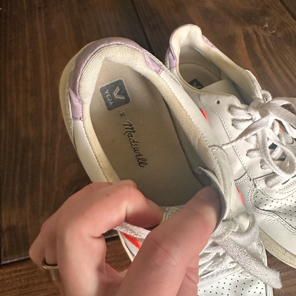 Madewell x Veja™ V-10 Leather Sneakers in Lilac and Neon Orange - Picture 4 of 7